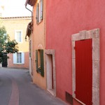 RED-DOORS-OF-ROUSSILLON