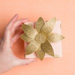 GOLD-FLOWER-WRAPPING-SPRING
