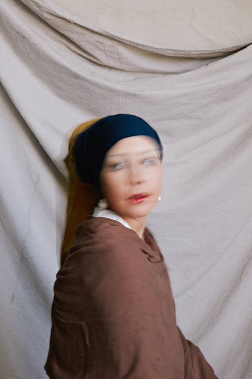 Girl with a Pearl Earring Halloween costume tutorial