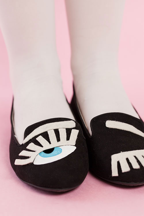 Make your own eye wink slipper shoes