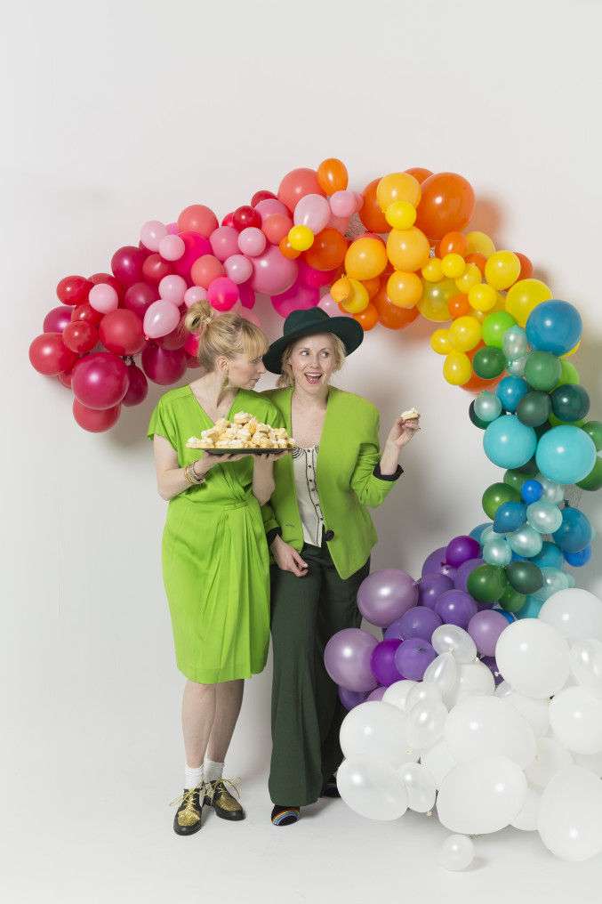 Rainbow arch made with balloons tutorial