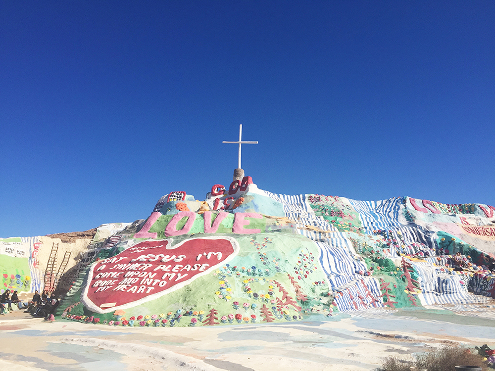 salvation-mountain-the-house-that-lars-built-20