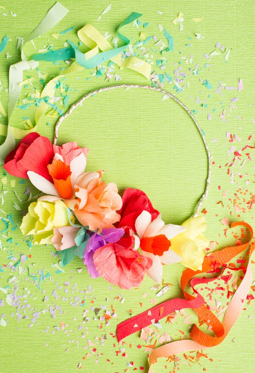 PAPER-FLOWER-RAINBOW-WREATH-FOR-ST.-PATRICK-S-DAY