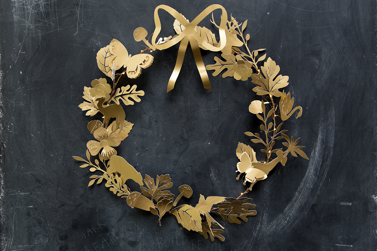 Dresden Ornament Paper Wreath