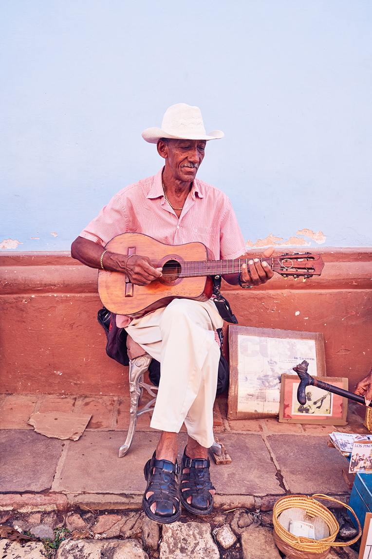 Man playing guitar in Cuba