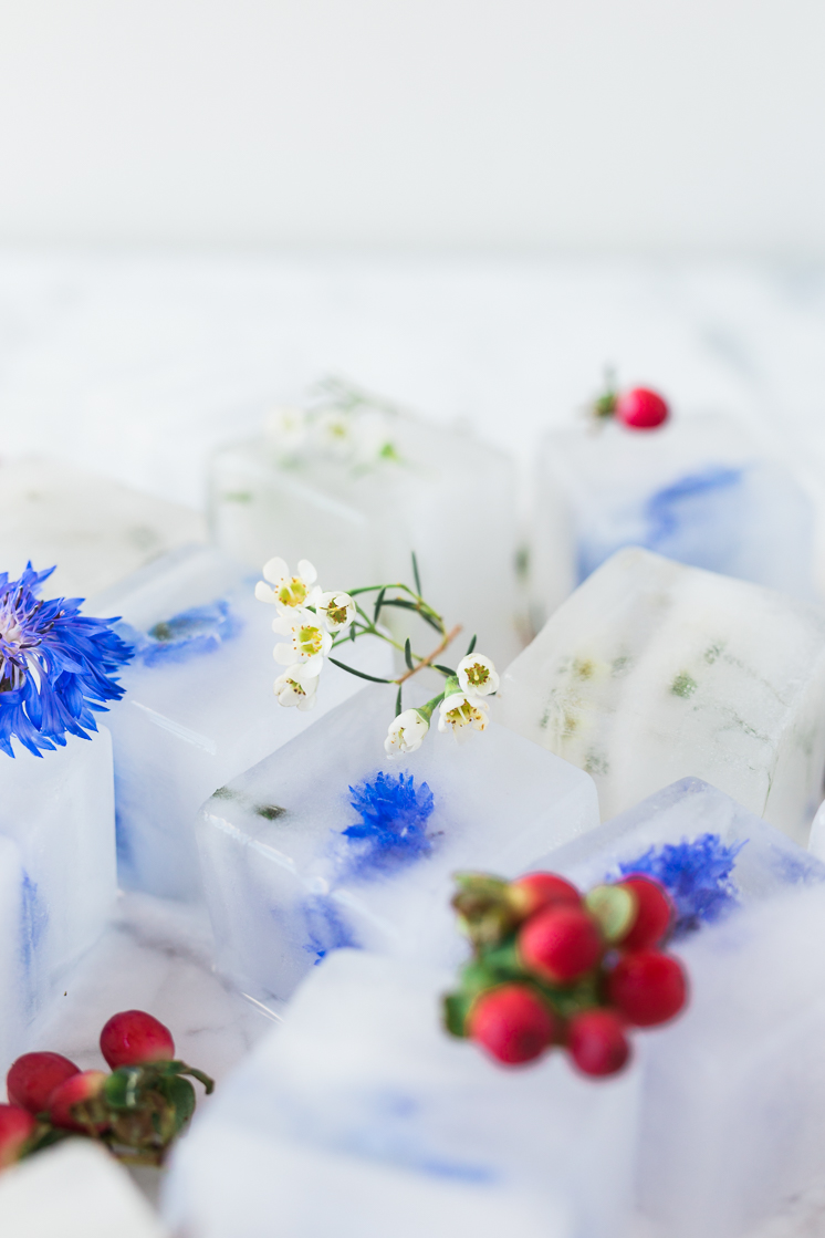 DIY Floral ice cubes 