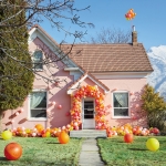 CraftTheRainbow_p059_balloon_arch_pink_house