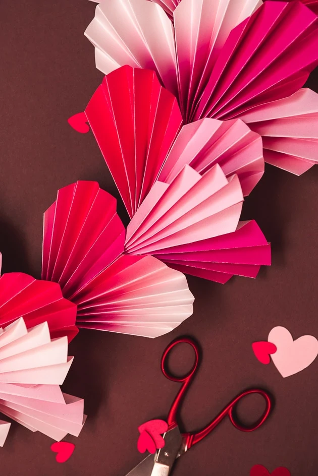 3D Paper Hearts Paper Craft - DIY Inspired
