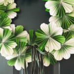 Paper Shamrock Wreath (8 of 10)