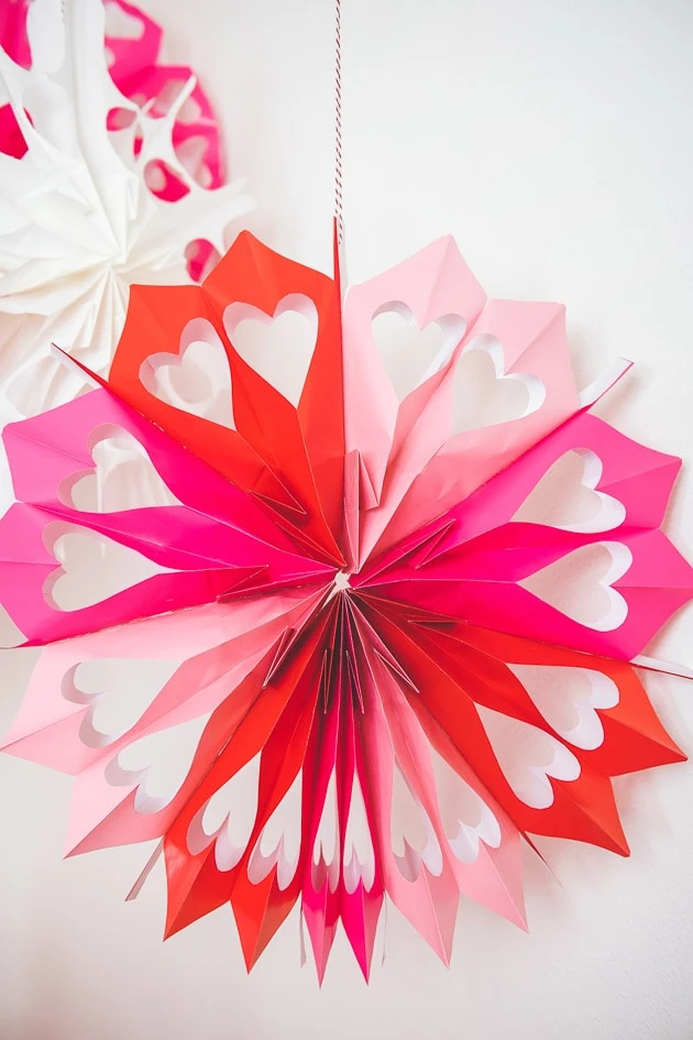 DIY 3D Paper Snowflakes, Colorize Your Life