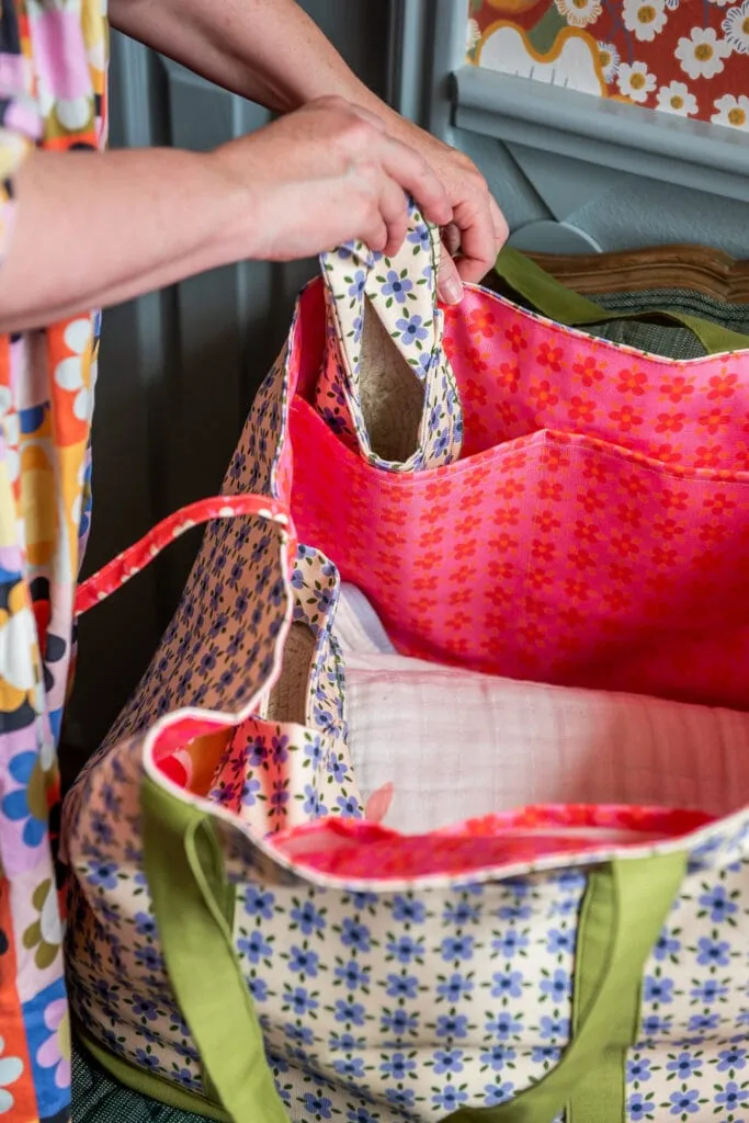 How to Sew a Tote Bag With a Recessed Zipper