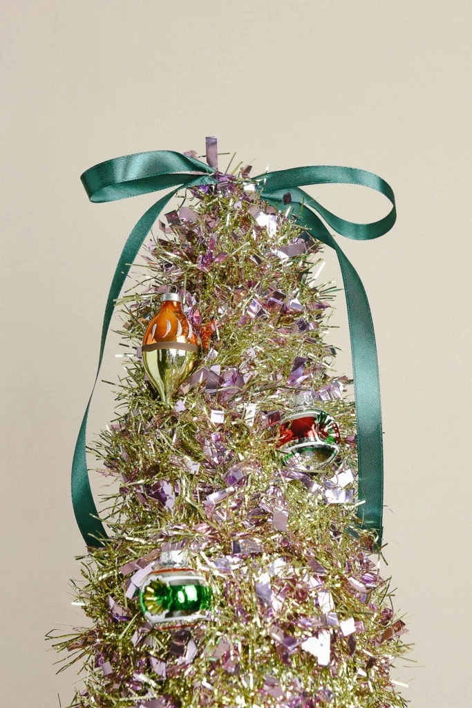 How to Make a Tinsel Christmas Tree Hat: A Festive DIY for the Holidays