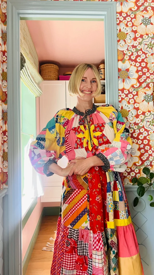 I’ve been wanting a quilt dress for a long time and this one from @welcometohoneybea is perfect. They have a new batch of dresses coming April 30th so go and give them a follow for it! Comment DRESS for the link!